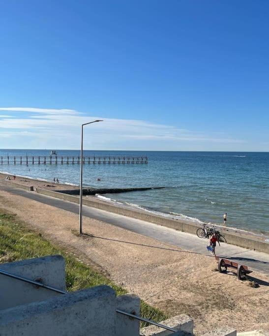 La Cabine Vue Mer Luc-sur-Mer Exterior foto